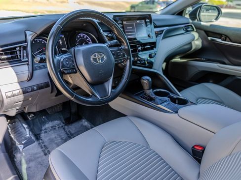 Used 2022 Toyota Camry SE FWD image 14