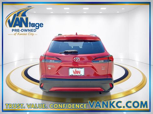 Used 2023 Toyota Corolla Cross XLE w/ Convenience Package AWD/4WD image 7