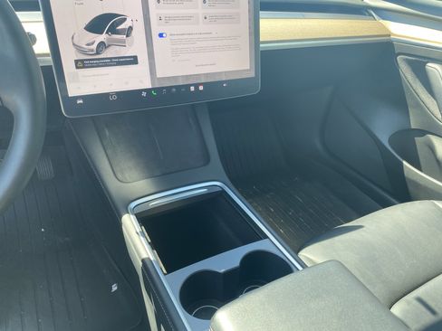 Used 2022 Tesla Model 3 Long Range image 13