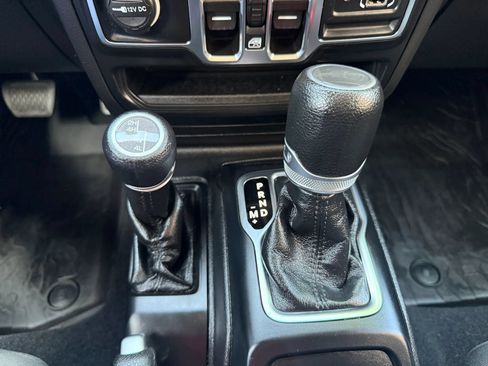 Used 2022 Jeep Gladiator Sport AWD/4WD image 20
