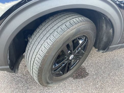 Certified 2023 Ford Explorer XLT w/ Equipment Group 202A AWD/4WD image 12