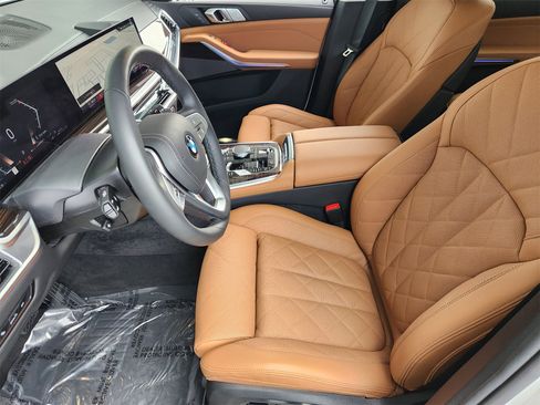 Used 2026 BMW X7 xDrive40i image 15