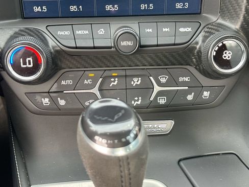 Used 2019 Chevrolet Corvette Stingray Coupe RWD image 25