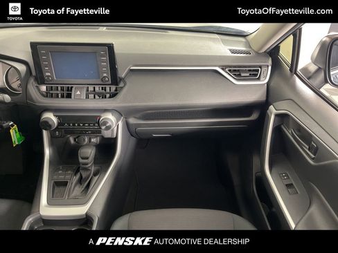 Used 2019 Toyota RAV4 LE image 17