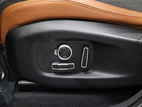 Used 2022 Jaguar F-PACE SVR AWD/4WD image 16