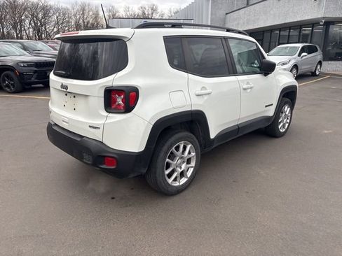 Used 2022 Jeep Renegade Latitude image 11