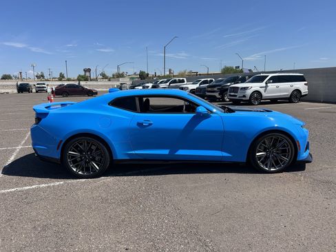 Used 2022 Chevrolet Camaro ZL1 RWD image 5