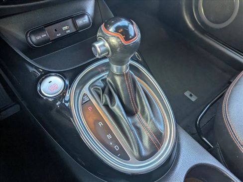 Used 2018 Kia Soul ! FWD image 10