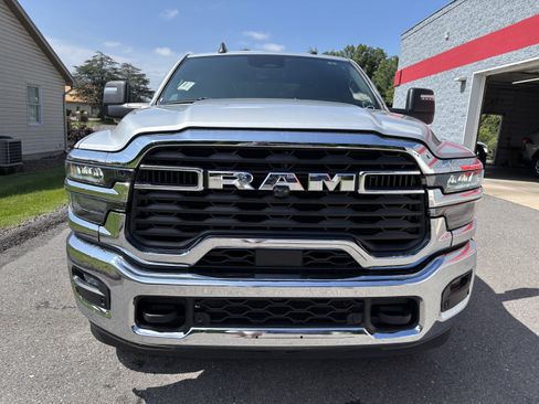 Used 2026 RAM 2500 Big Horn AWD/4WD image 8