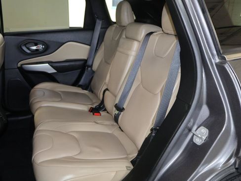 Used 2018 Jeep Cherokee Limited AWD/4WD image 21