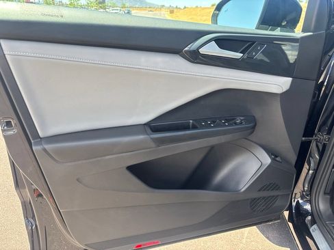 Used 2022 Volkswagen Taos SEL w/ Panoramic Sunroof Package AWD/4WD image 11