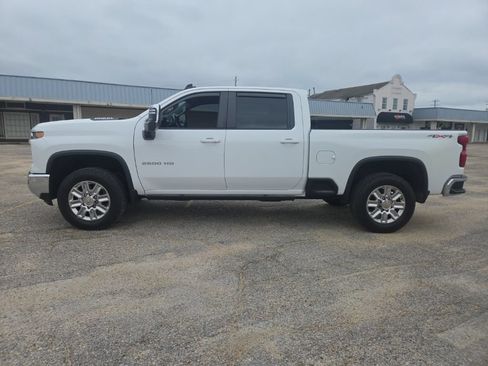 Used 2024 Chevrolet Silverado 2500 LT AWD/4WD image 5