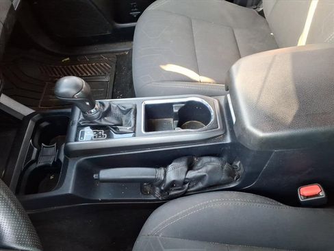 Used 2019 Toyota Tacoma TRD Off-Road w/ Technology Package image 14