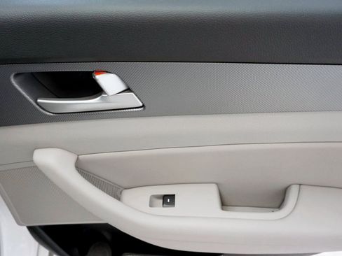 Used 2017 Hyundai Sonata SE FWD image 15
