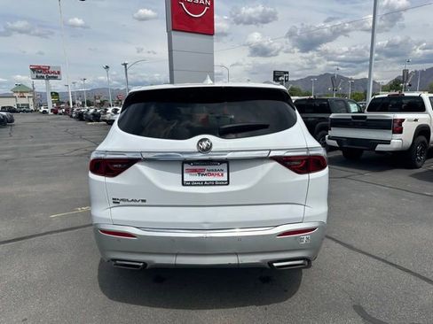 Used 2024 Buick Enclave Premium AWD/4WD image 9