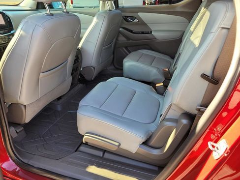 Used 2020 Chevrolet Traverse Premier w/ LPO, Floor Liner Package FWD image 3