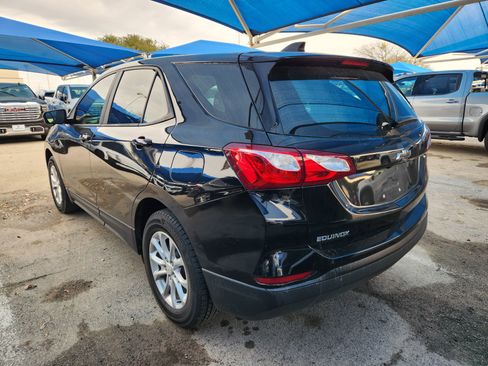 Used 2020 Chevrolet Equinox LS image 3