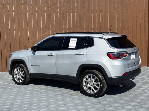 Used 2024 Jeep Compass Latitude image 14