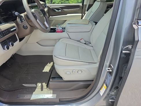 Used 2024 GMC Yukon Denali AWD/4WD image 4