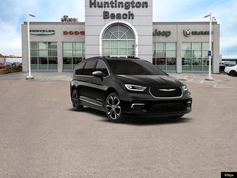 New 2026 Chrysler Pacifica Pinnacle image 16