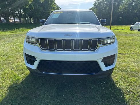 Used 2025 Jeep Grand Cherokee Laredo X AWD/4WD image 8