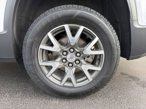 Used 2021 GMC Acadia SLE FWD image 8