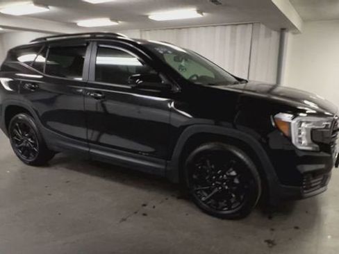 Certified 2024 GMC Terrain SLE w/ Driver Convenience Package image 2