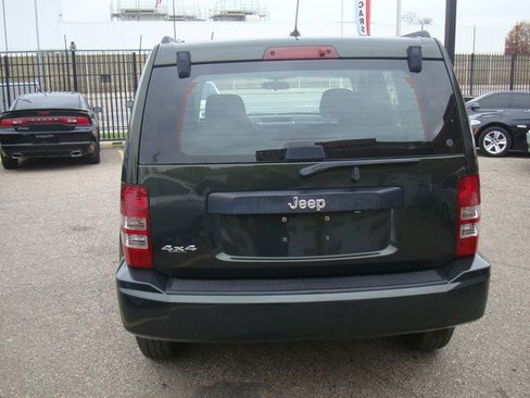 Used 2010 Jeep Liberty Sport image 4