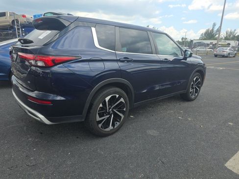 Used 2022 Mitsubishi Outlander SE FWD image 6