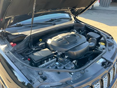 Used 2019 Jeep Grand Cherokee Altitude image 22