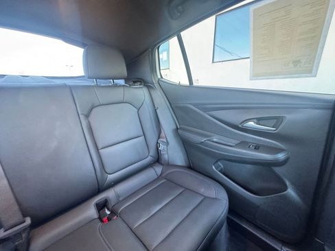 Used 2025 Buick Envista Sport Touring image 35