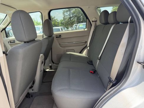 Used 2010 Ford Escape XLS AWD/4WD image 24