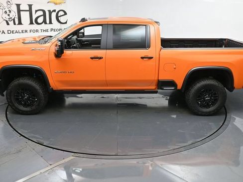 Used 2025 Chevrolet Silverado 2500 ZR2 w/ Technology Package AWD/4WD image 21