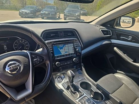 Used 2017 Nissan Maxima 3.5 SL FWD image 12