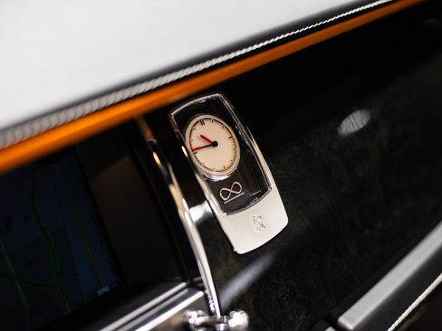 Used 2018 Rolls-Royce Dawn image 57