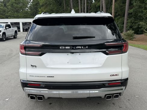 Used 2025 GMC Acadia Denali w/ LPO, Floor Liner Package AWD/4WD image 9