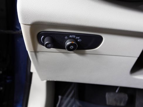 Used 2022 Buick Envision Essence w/ Safety Package image 21