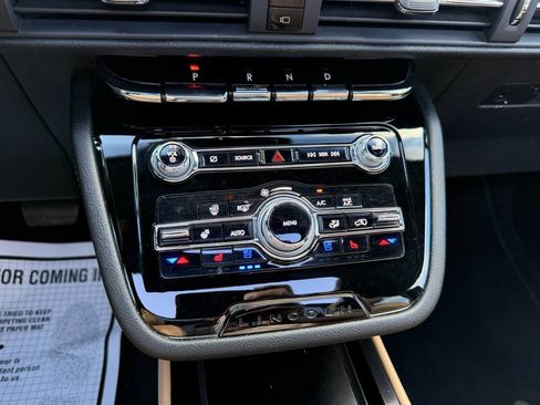 Used 2021 Lincoln Corsair Reserve FWD image 28
