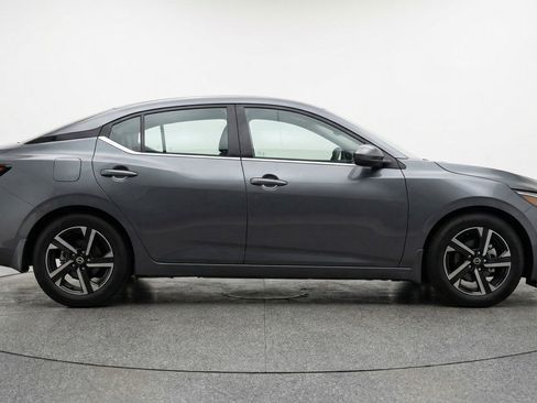 Used 2025 Nissan Sentra SV image 11