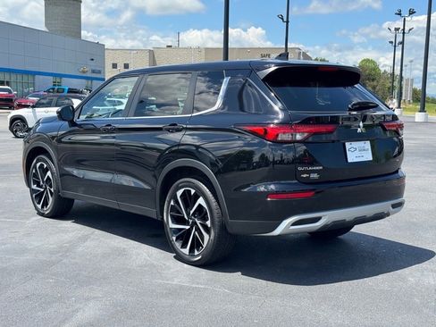 Used 2022 Mitsubishi Outlander SE image 5