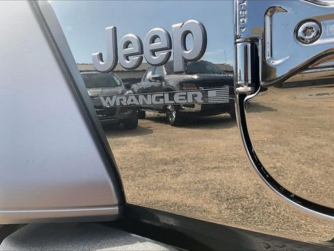 Used 2024 Jeep Wrangler Sport AWD/4WD image 8