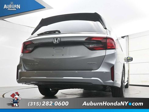 New 2026 Honda Odyssey Touring image 24
