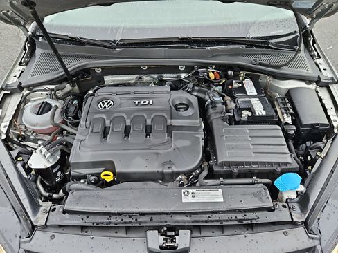 Used 2015 Volkswagen Golf TDI S image 31