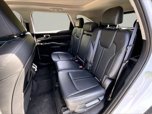 Used 2025 Kia Sorento S w/ Panoramic Sunroof Package FWD image 22