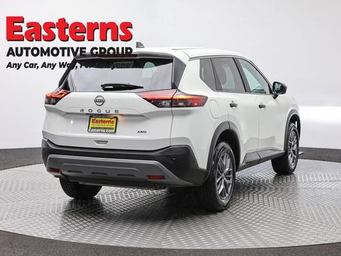 Used 2023 Nissan Rogue S AWD/4WD image 5