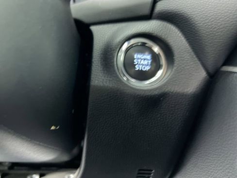 Used 2025 Toyota RAV4 XLE image 20