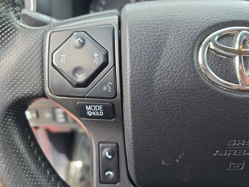 Used 2021 Toyota Tacoma TRD Off-Road w/ Technology Package AWD/4WD image 16