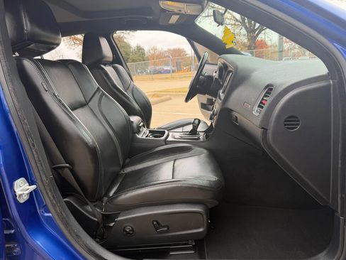 Used 2021 Dodge Charger SXT w/ Leather Interior Group image 3