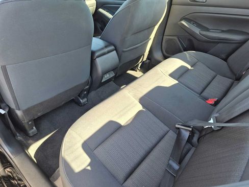 Used 2025 Nissan Altima 2.5 SV FWD image 17