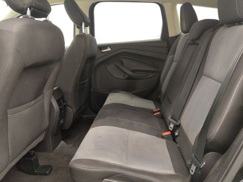 Used 2019 Ford Escape SE FWD image 18